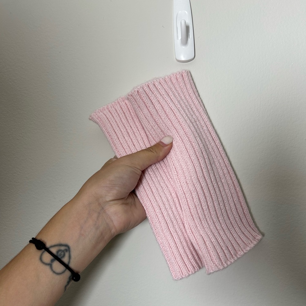 PrettyLittleThing Pink Ribbed Arm & Leg Warmer Duo - Picture 2 of 2